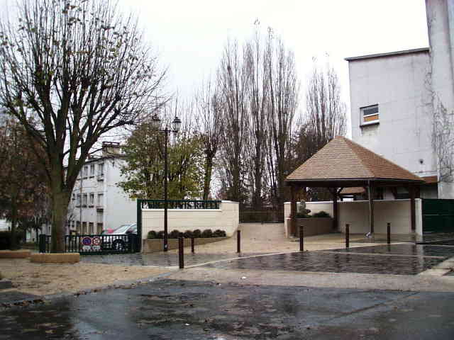 ecole.jpg (39819 octets)